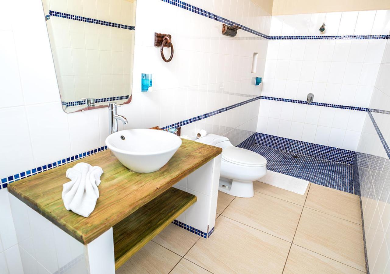 Hotel Nanajuana Rio Dulce Town Extérieur photo