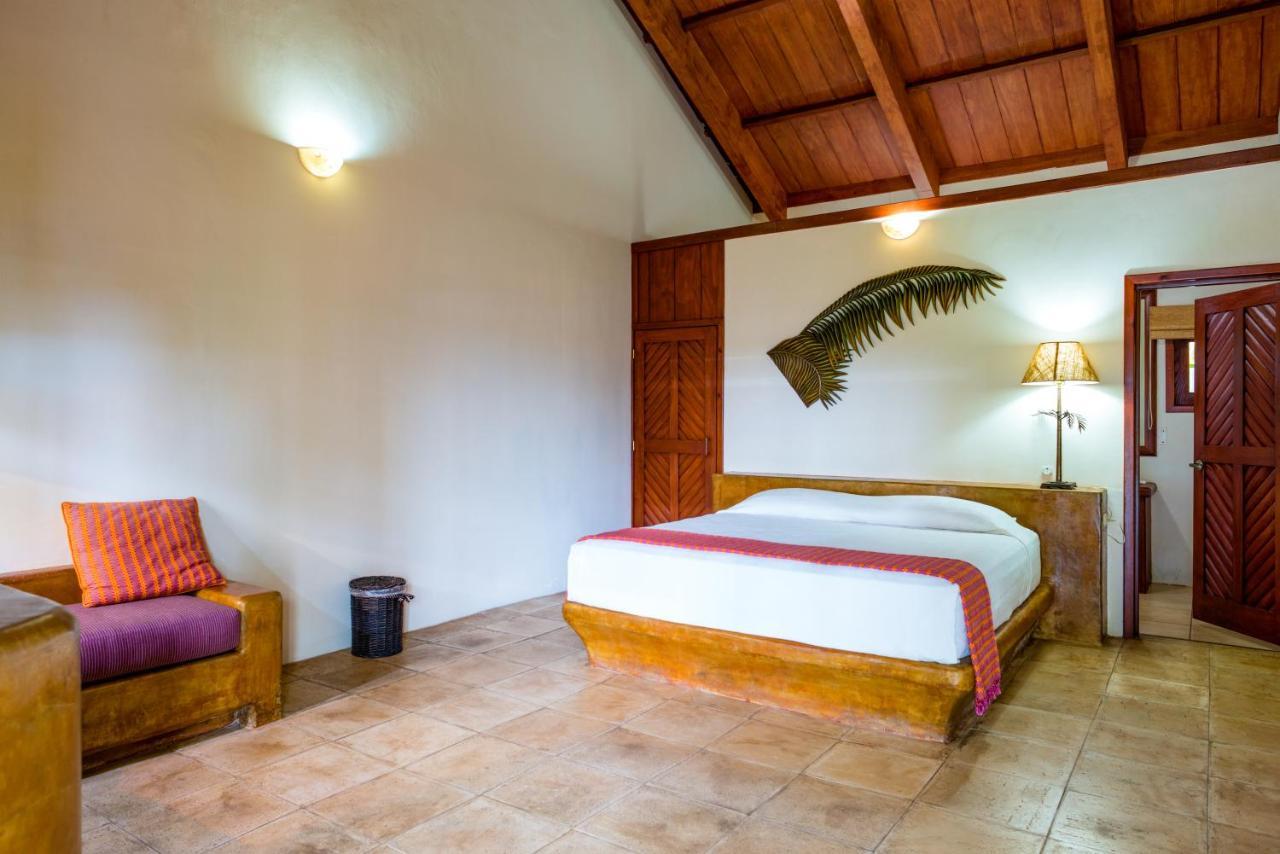 Hotel Nanajuana Rio Dulce Town Extérieur photo
