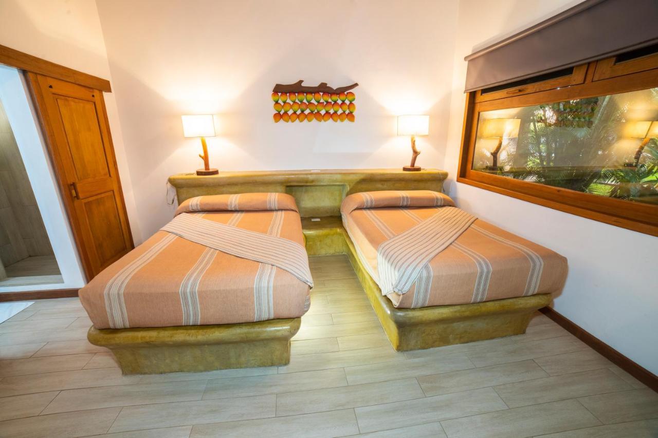 Hotel Nanajuana Rio Dulce Town Extérieur photo