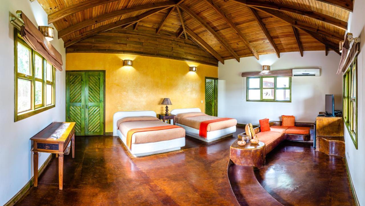 Hotel Nanajuana Rio Dulce Town Extérieur photo